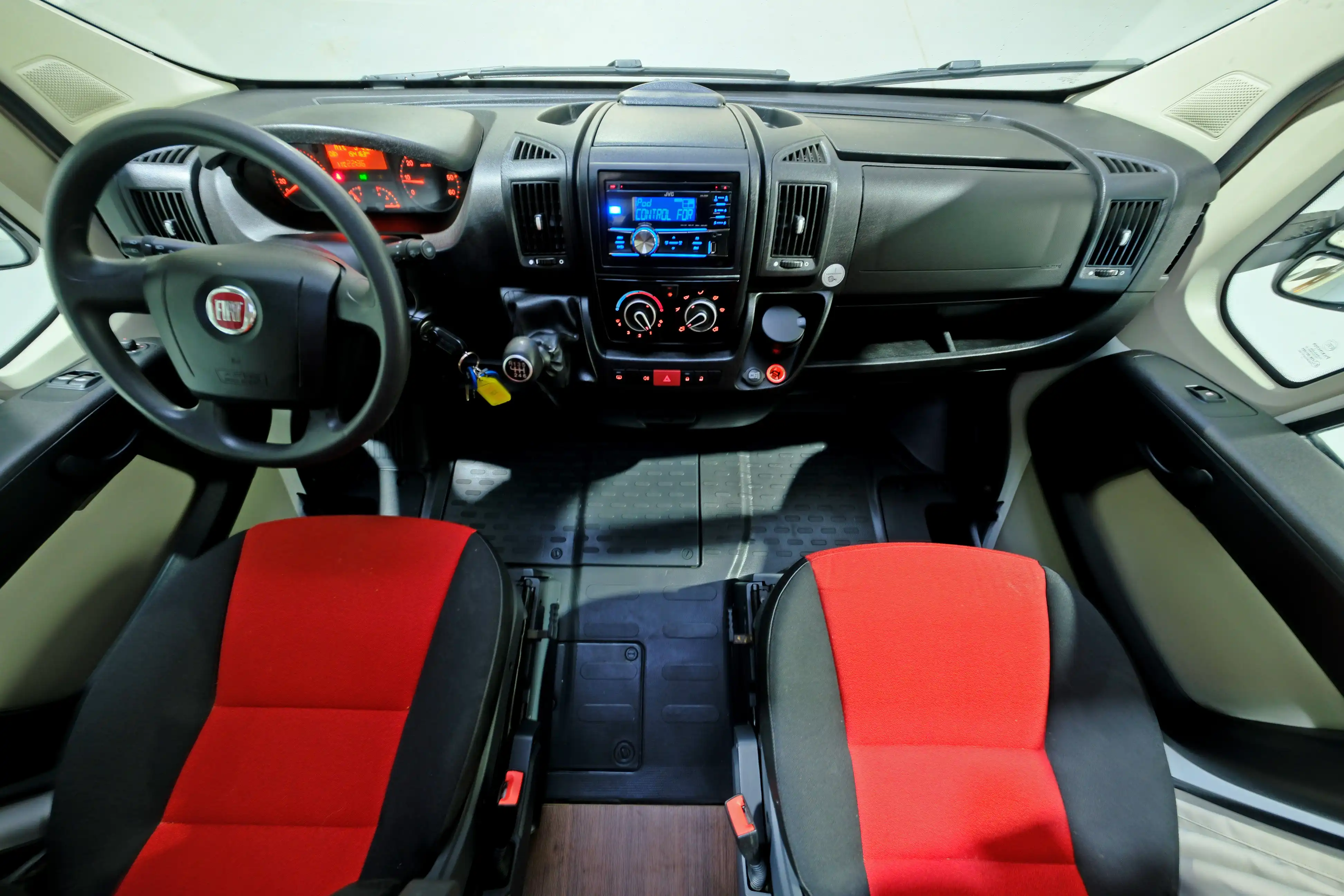 EURAMOBIL Profila T 590 FB